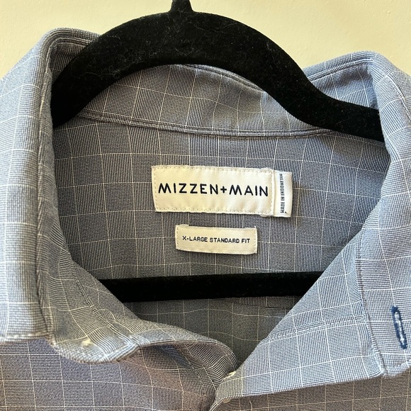 Mizzen + Main button down collared shirt. Standard Fit. Poly. Blue and white - Picture 6 of 12